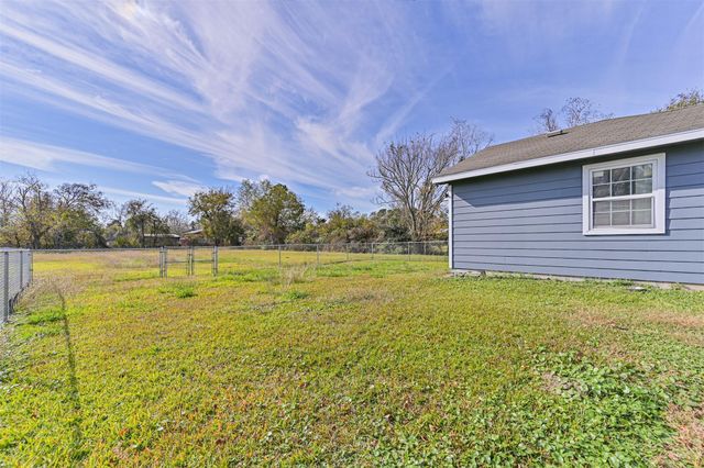 13013 S Sayko Street, Santa Fe, TX 77510