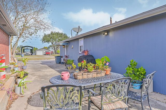 13013 S Sayko Street, Santa Fe, TX 77510