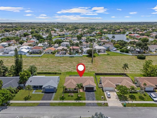 600 Fairfax Ave, Davie, FL 33325