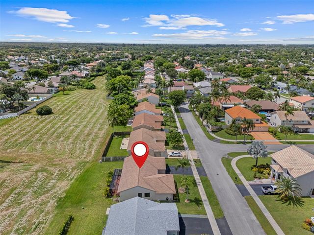 600 Fairfax Ave, Davie, FL 33325