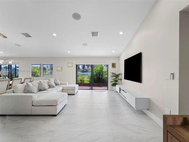 600 Fairfax Ave, Davie, FL 33325
