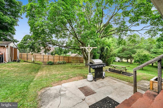 8 DEWEY, Lebanon, PA 17046