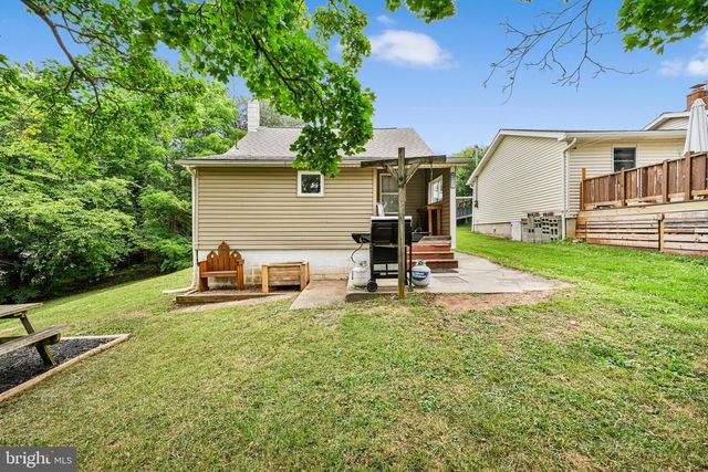 8 DEWEY, Lebanon, PA 17046