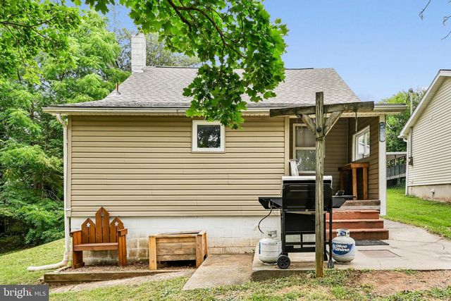 8 DEWEY, Lebanon, PA 17046