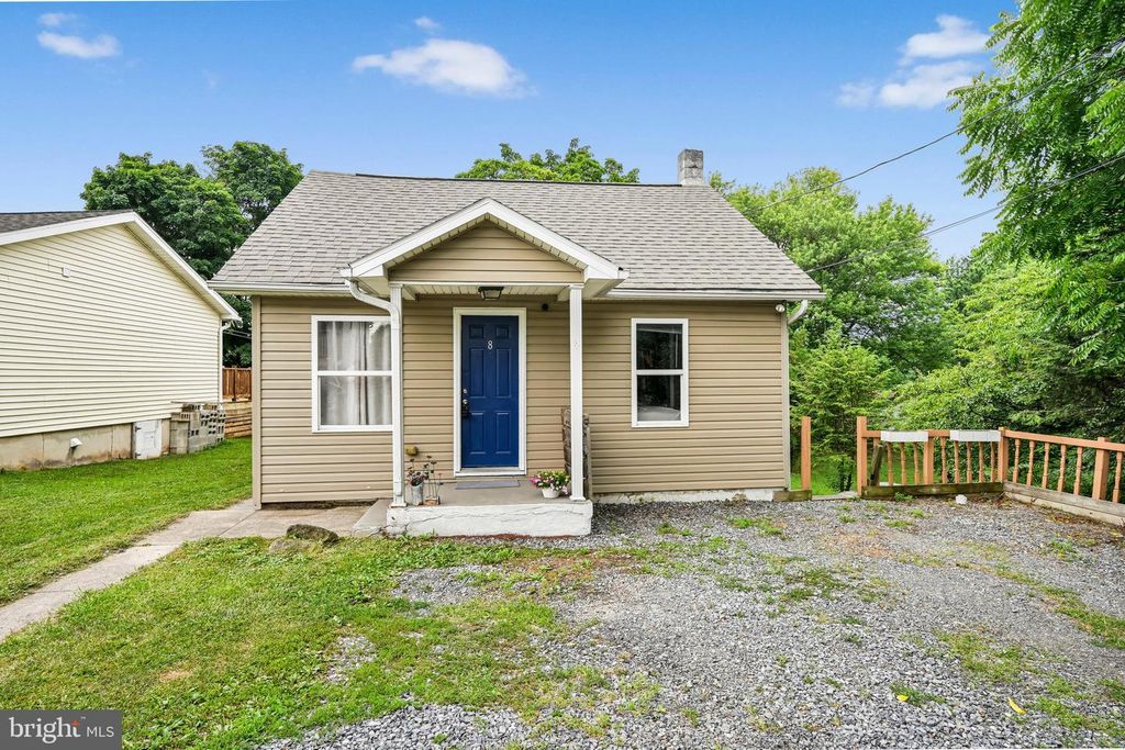 8 DEWEY, Lebanon, PA 17046