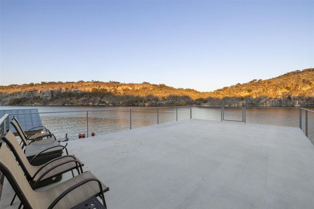 1204 Los Escondidos ST, Marble Falls, TX 78654