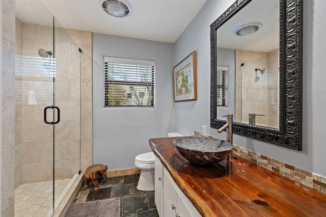 1204 Los Escondidos ST, Marble Falls, TX 78654