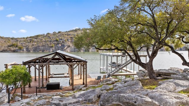 1204 Los Escondidos ST, Marble Falls, TX 78654