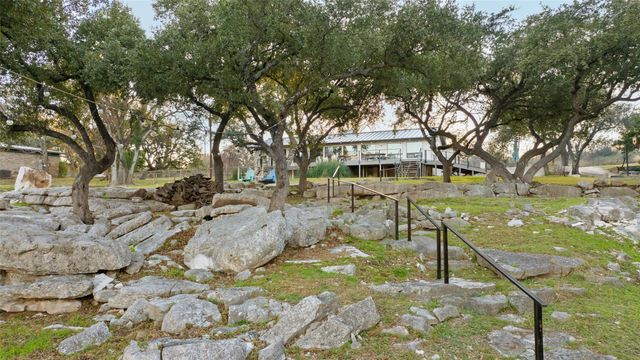 1204 Los Escondidos ST, Marble Falls, TX 78654