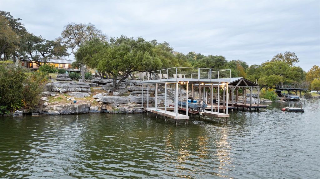 1204 Los Escondidos ST, Marble Falls, TX 78654