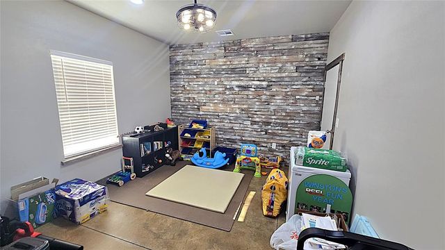 831 County Street 2917, Tuttle, OK 73089