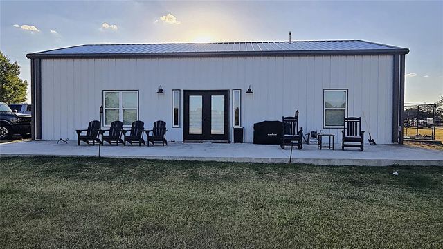 831 County Street 2917, Tuttle, OK 73089