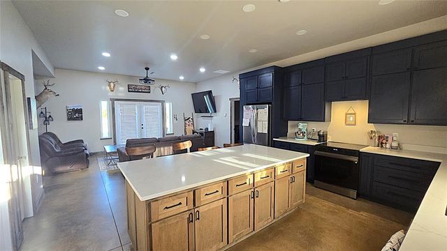 831 County Street 2917, Tuttle, OK 73089
