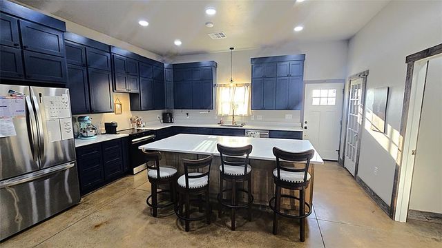 831 County Street 2917, Tuttle, OK 73089