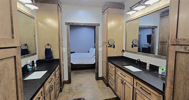 831 County Street 2917, Tuttle, OK 73089