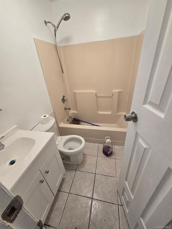 528 Beach 32nd Street 3, Far Rockaway, NY 11691