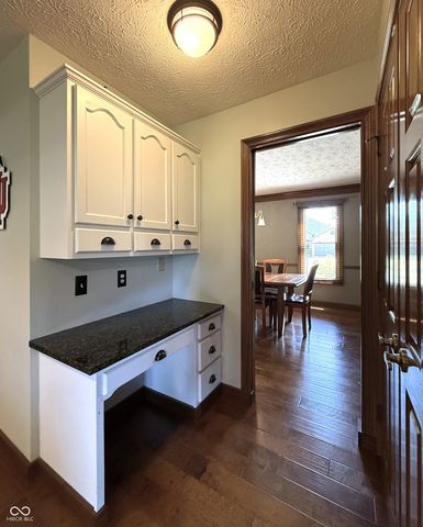 6040 Hunters Ridge Drive, Plainfield, IN 46168