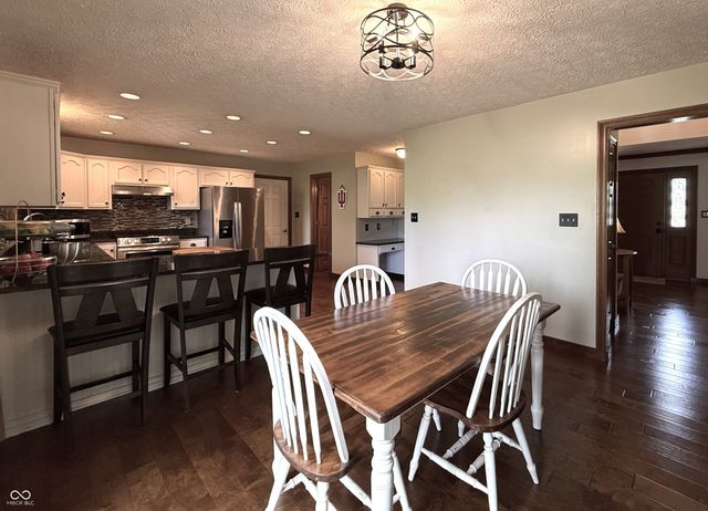 6040 Hunters Ridge Drive, Plainfield, IN 46168