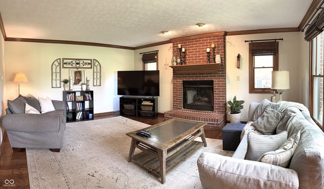 6040 Hunters Ridge Drive, Plainfield, IN 46168
