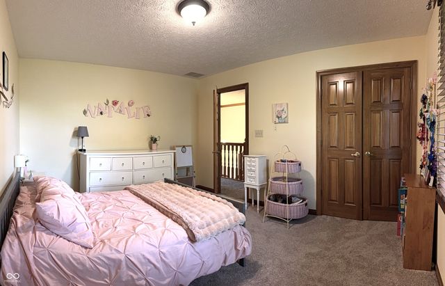 6040 Hunters Ridge Drive, Plainfield, IN 46168