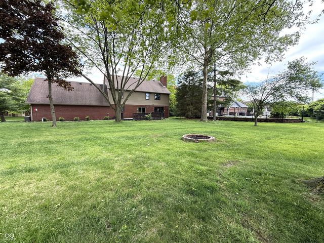 6040 Hunters Ridge Drive, Plainfield, IN 46168