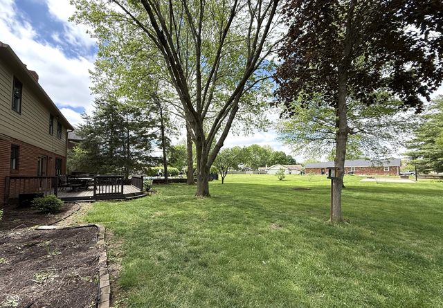 6040 Hunters Ridge Drive, Plainfield, IN 46168