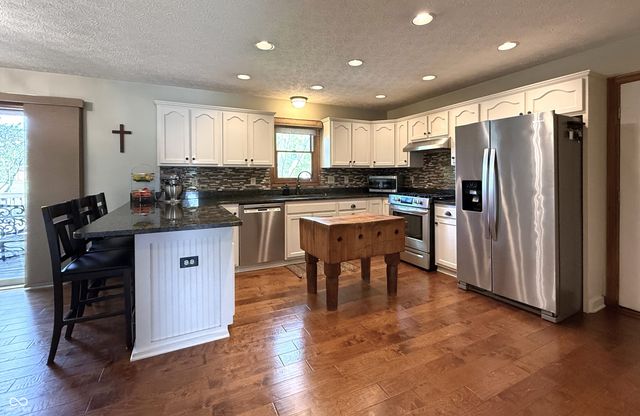 6040 Hunters Ridge Drive, Plainfield, IN 46168