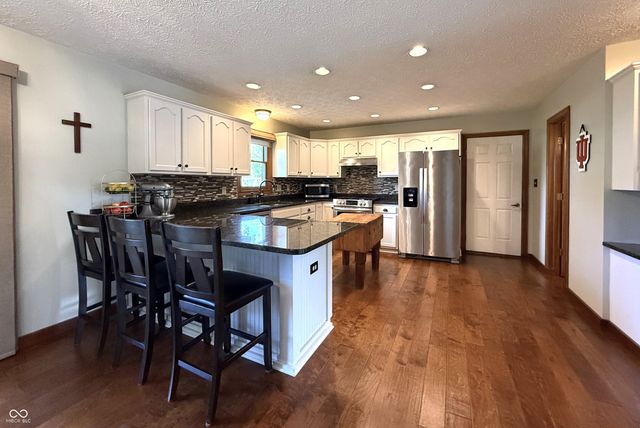 6040 Hunters Ridge Drive, Plainfield, IN 46168
