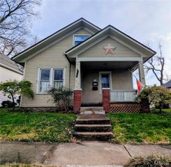 216 W Center Street, Lebanon, IL 62254