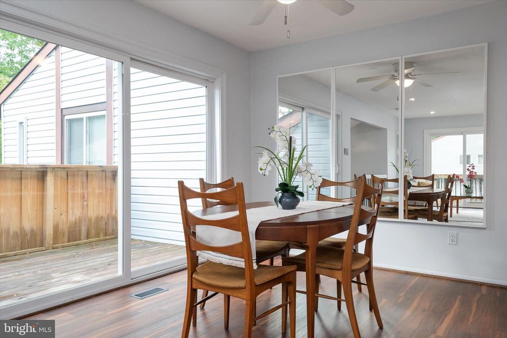 Image 14 of property listing at 1921 EVERGLADE CT, Crofton, MD 21114
