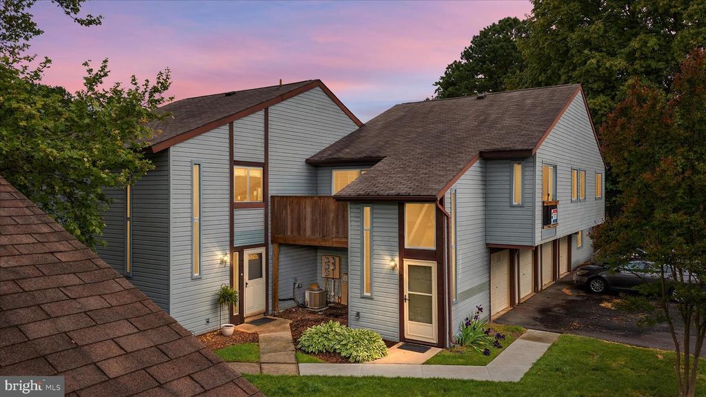 Image 1 of property listing at 1921 EVERGLADE CT, Crofton, MD 21114