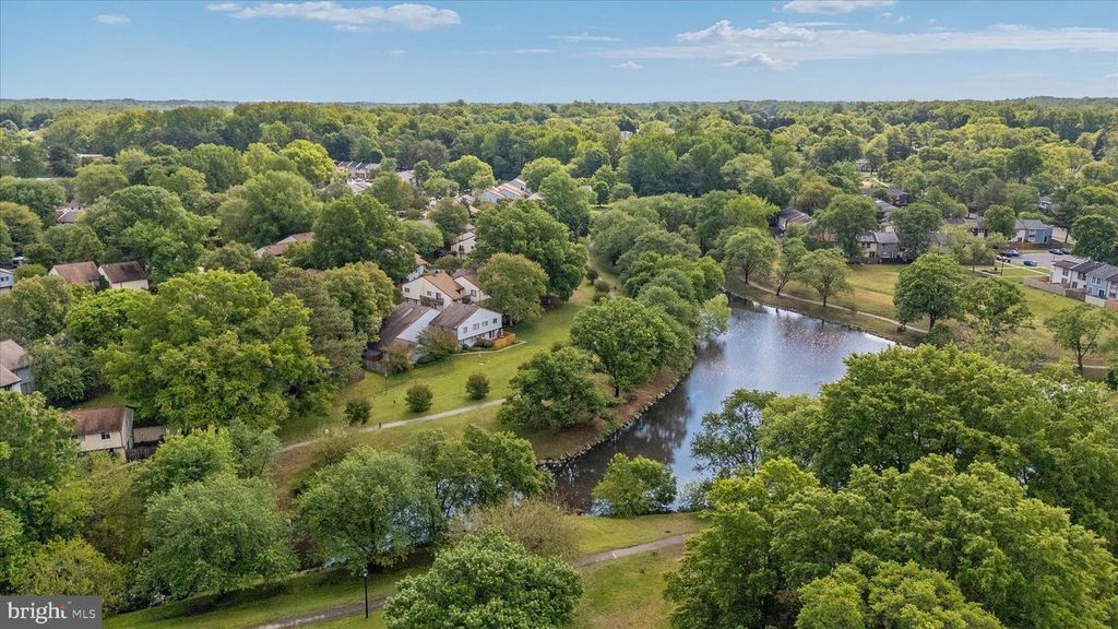 Image 32 of property listing at 1921 EVERGLADE CT, Crofton, MD 21114