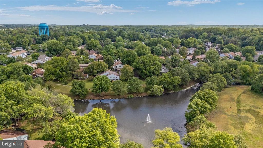 Image 33 of property listing at 1921 EVERGLADE CT, Crofton, MD 21114