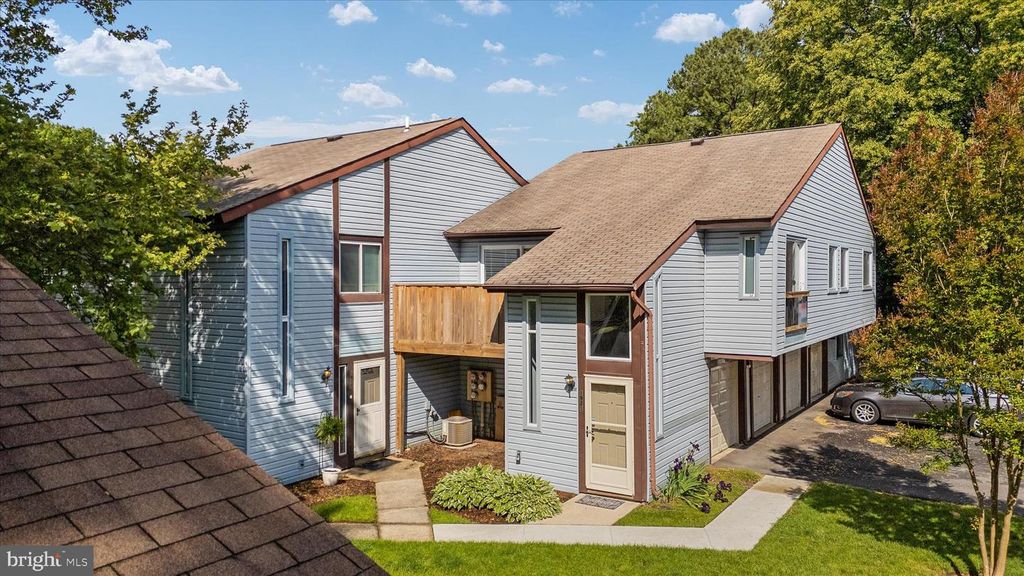 Image 36 of property listing at 1921 EVERGLADE CT, Crofton, MD 21114