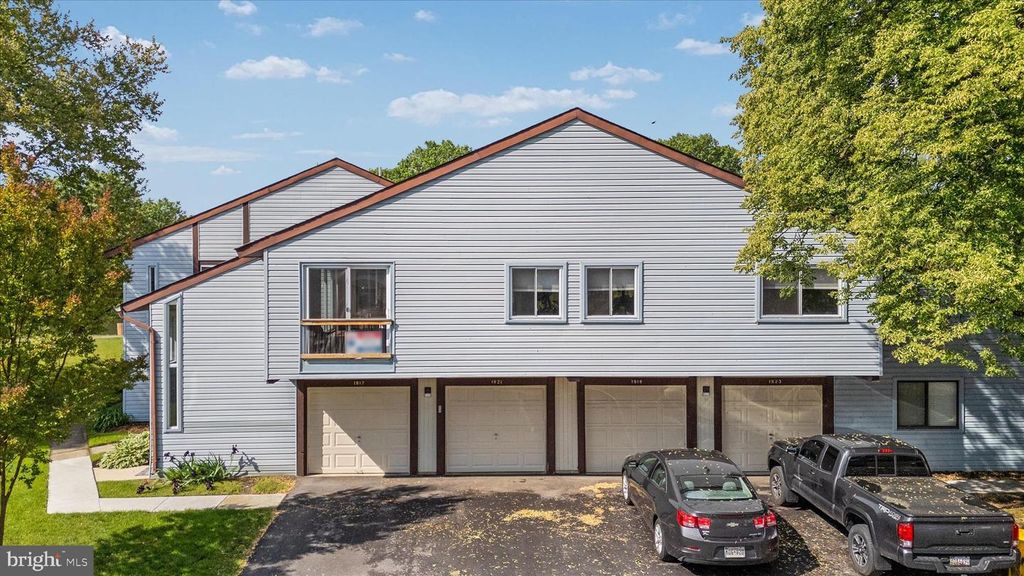 Image 3 of property listing at 1921 EVERGLADE CT, Crofton, MD 21114