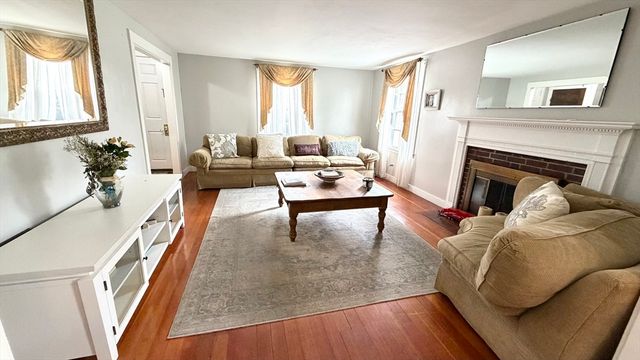 62 W Union St, Ashland, MA 01721