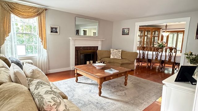 62 W Union St, Ashland, MA 01721