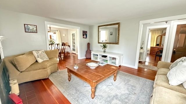 62 W Union St, Ashland, MA 01721