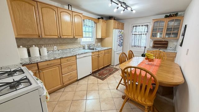62 W Union St, Ashland, MA 01721
