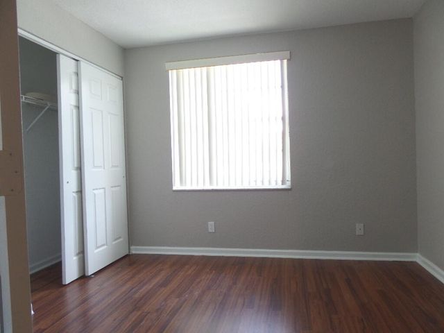 862 Summit Lake Drive, West Palm Beach, FL 33405