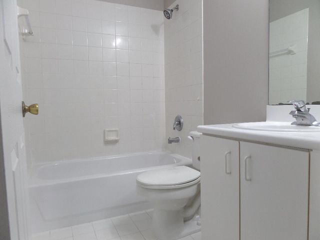 862 Summit Lake Drive, West Palm Beach, FL 33405