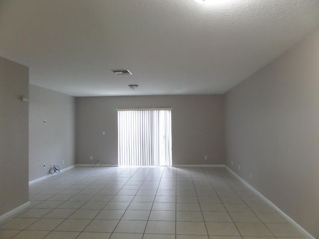 862 Summit Lake Drive, West Palm Beach, FL 33405
