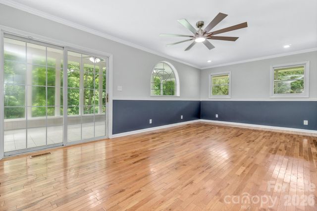 11 Aquarian Way, Leicester, NC 28748