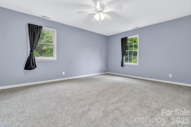 11 Aquarian Way, Leicester, NC 28748