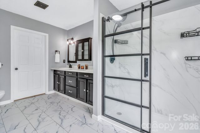 11 Aquarian Way, Leicester, NC 28748