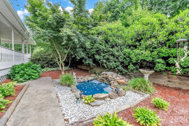 11 Aquarian Way, Leicester, NC 28748
