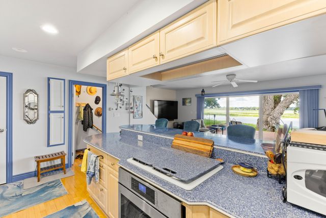 553 Gidley Circle B, Grand Haven, MI 49417
