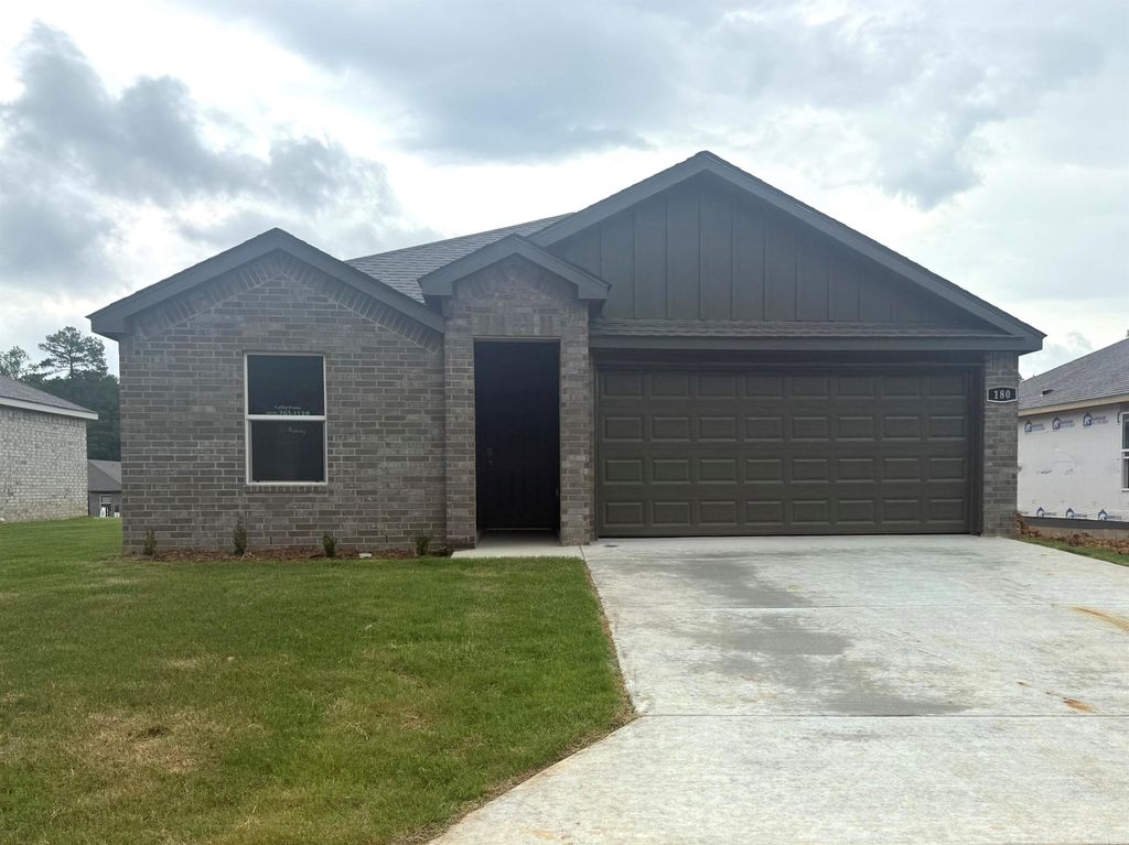 180 Bighorn Trail, Maumelle, AR 72113