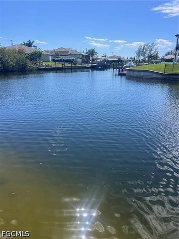 512 NW 38th PL, Cape Coral, FL 33993