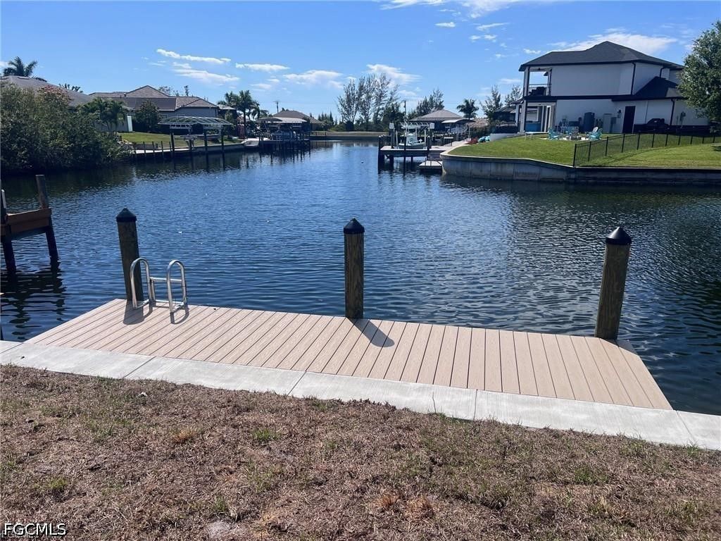 512 NW 38th PL, Cape Coral, FL 33993